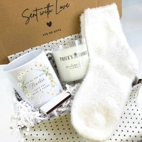 Aye Do Gifts Personalised Daisy Flower Mug, Candle & Socks Gift Hamper | Birthday Gift