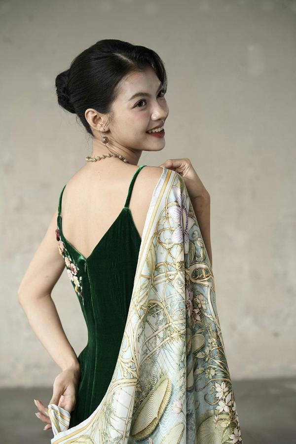 Waterlily House Twill Silk Scarf – Printed Mulberry Silk, Botanical Gift for Her