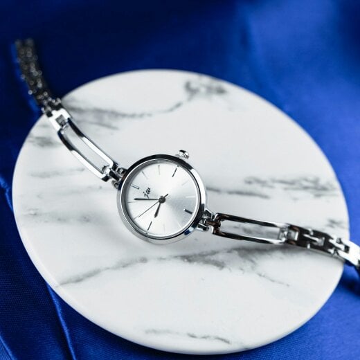 The Colourful Aura Silver Steel Metal White Dial Elegant Party Adjustable Bracelet Watch