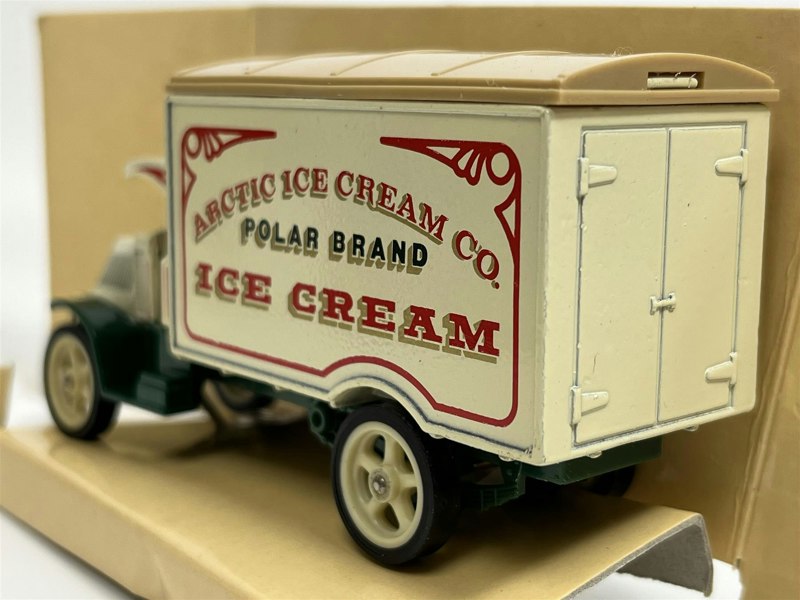 MCSlots Model AC Mack 1920 Artic Ice Cream Company Models Of Yesteryear Matchbox Y30D S5
