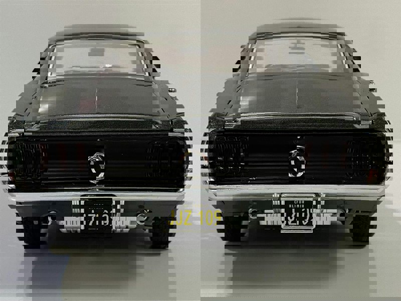 1968 ford mustang gt bullitt theme 1:18 scale greenlight 13615