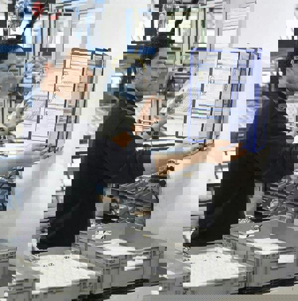 Durable VARIO WALL 5 Display Panel Desk Stand | 5 Panels | A4 Dark Blue