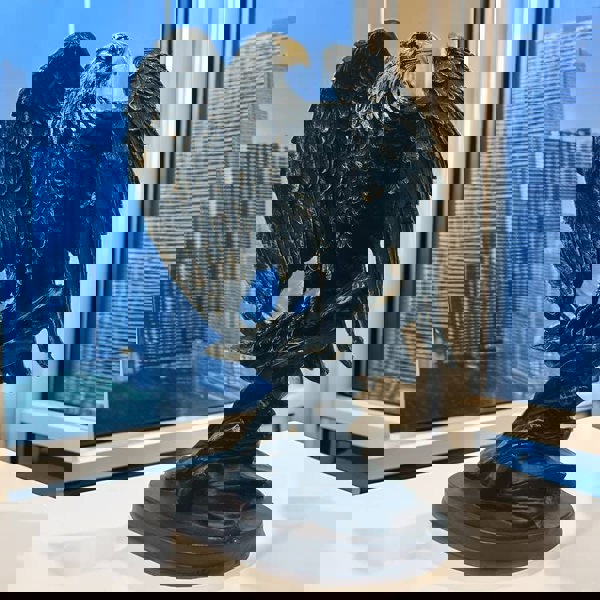 Eagle Statue Resin Ornament - Home & Office Decor Symbolising Wealth, Freedom, and Power | Unique Birthday or Valentine Gift