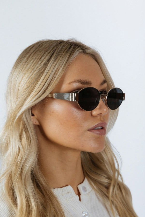 SVNX Oval Metal Frame Sunglasses in Silver Grey