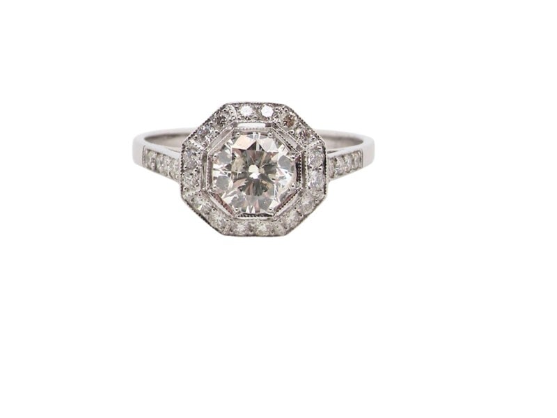 A fine diamond cluster ring