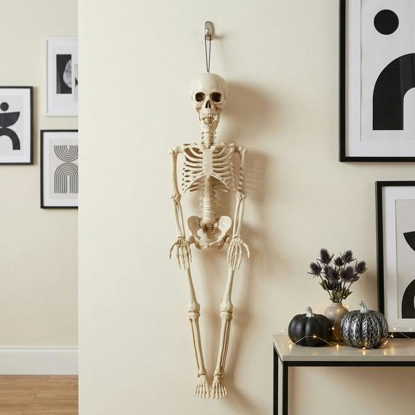 Garden Greatness Spine-Tingling Hanging Halloween Skeleton