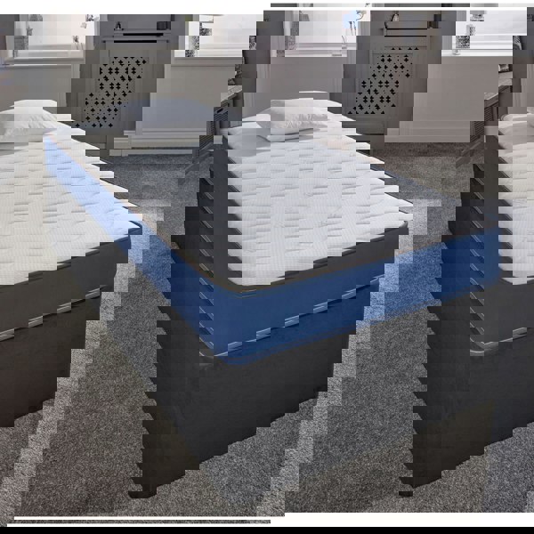 eXtreme Comfort Hybrid Memory Foam & Pinna-Coil Mattress - Soft/Medium Cooltouch+ Breathable