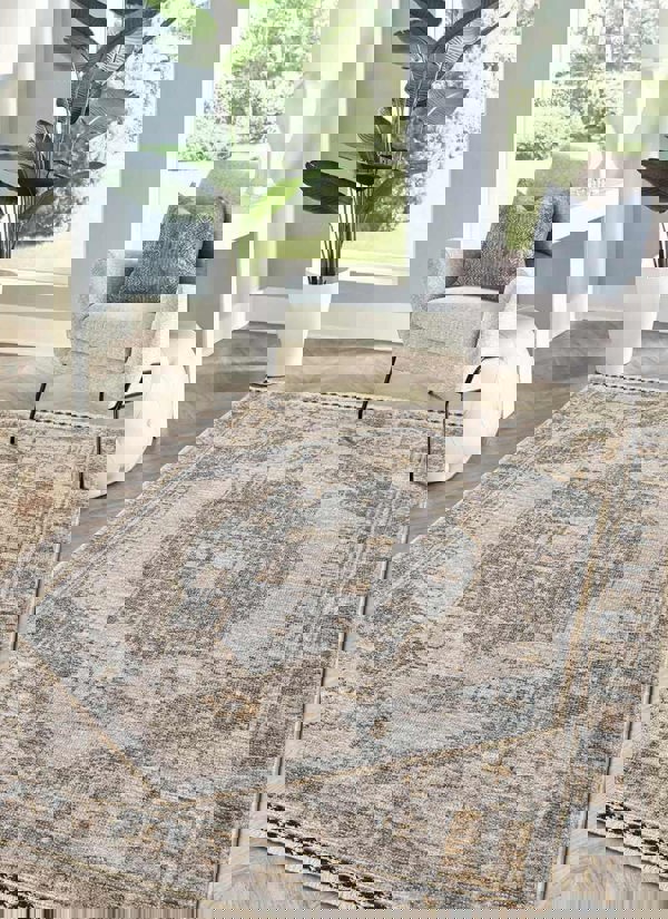 Traditional Medallion Vintage Rug with Cotton Fringe