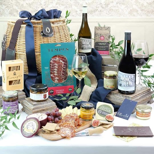 Heather and Bale Alfresco Tapas & Wine Hamper