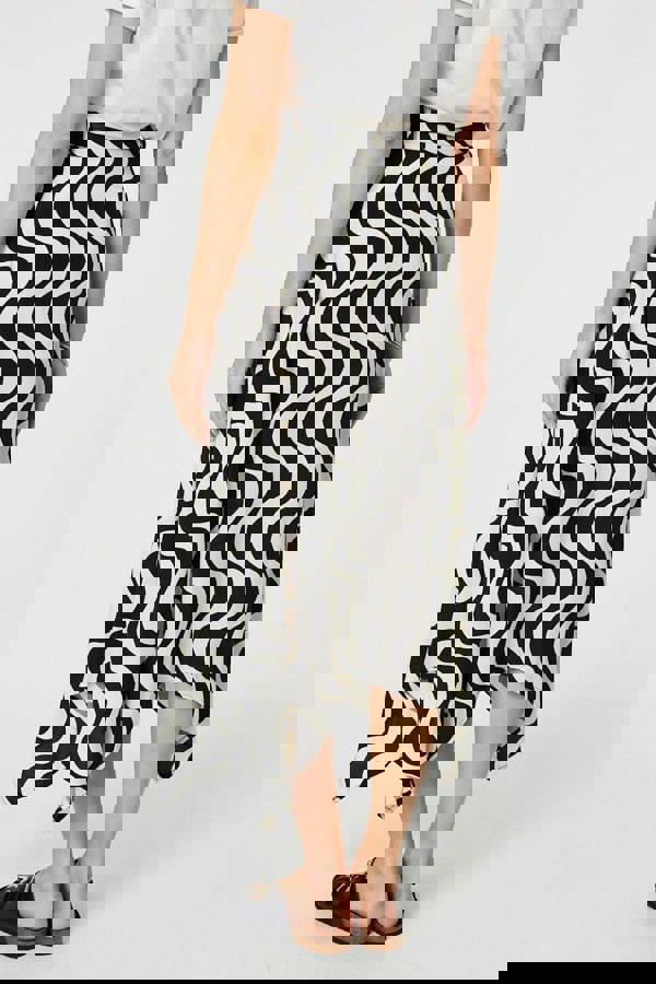Black | Wave Print Hanky Hem Belt Midi Skirt