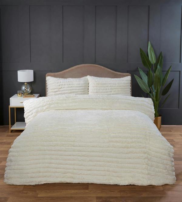 Rabbit Fur Vanilla White Duvet Cover Set