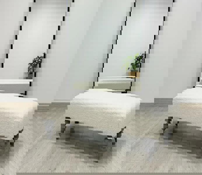 ISTOOLS Luxury Footstool – Soft Cozy Fur Bench for Living Room Comfort