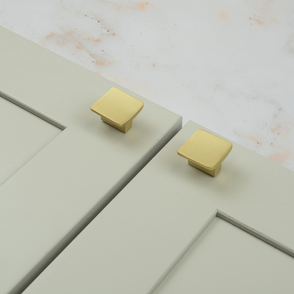 Handle & Home 32mm Brushed Brass Square Knob