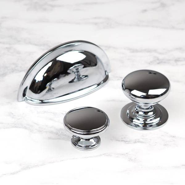 Handle & Home Polished Chrome Knobs and Coordinating Handle