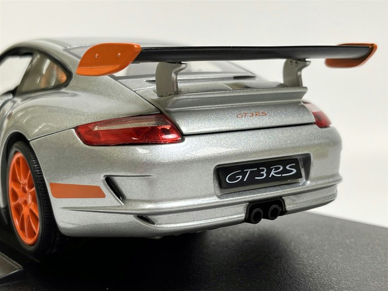 Welly 2007 Porsche 911 997 GT3 RS Silver 1:18 Scale Welly 18015s