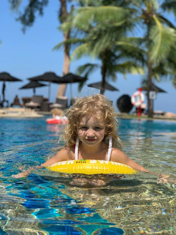 swimming aid