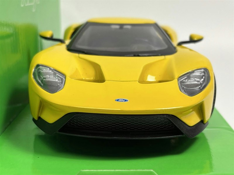 Welly 2017 Ford GT Yellow 1:24 Scale Welly 24082y