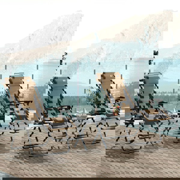 Outdoor Lounge Chair