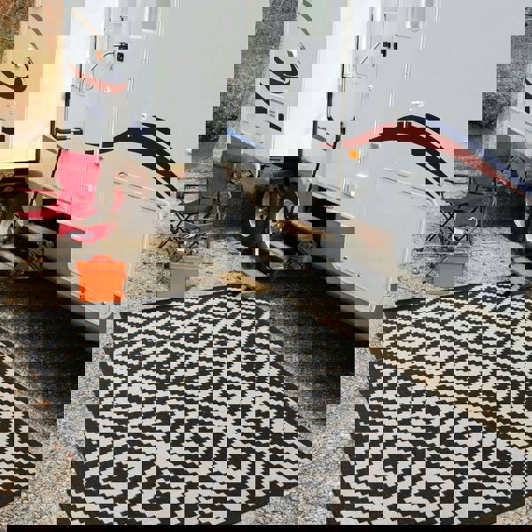 The Rugs Outdoor Rug - Garden / Patio Rugs -Diamond in Black