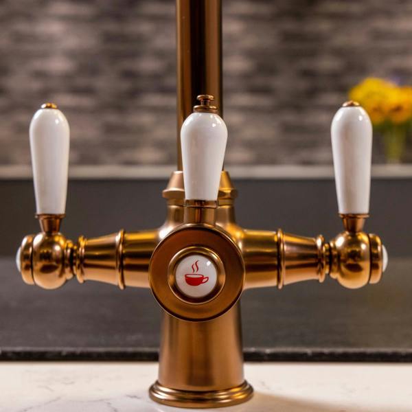 Flode korsa | Traditional Cruciform Style 3 in 1 Instant Boiling Tap | White Ceramic Levers | Brushed Copper Finish