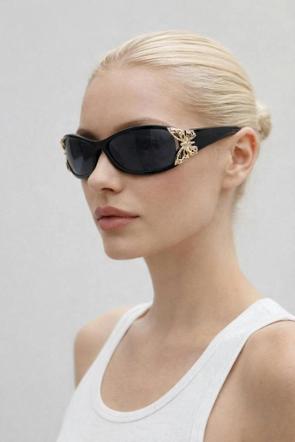SVNX Vintage Wrap Around With Butterfly Detail Sunglasses In Black
