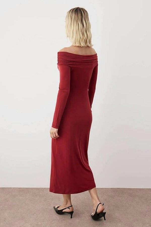 WOVCOR Off-Shoulder Bodycon Maxi Knit Dress with Accessory Details