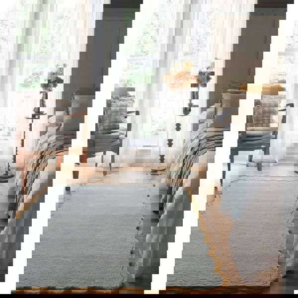 The Rugs Scalloped Elsie Bordered Design | Elegant Wool Rugs