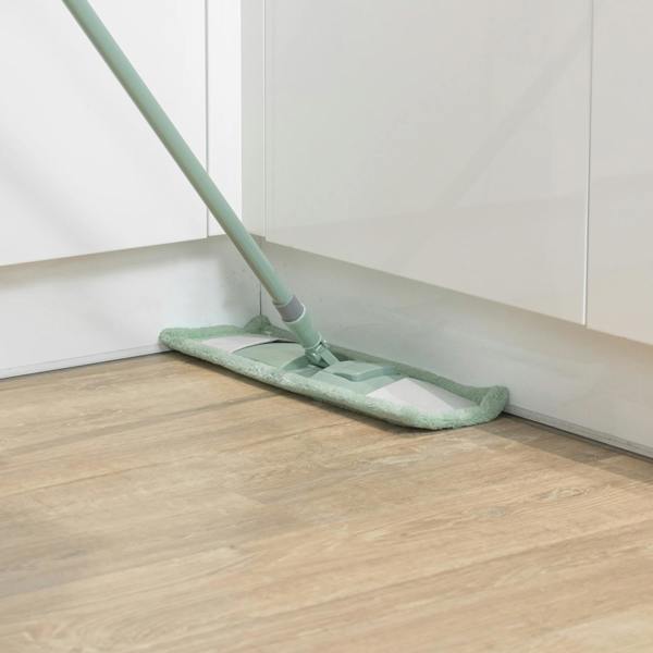 JVL Extended Microfibre Mop With 2 Replacement Heads - Green