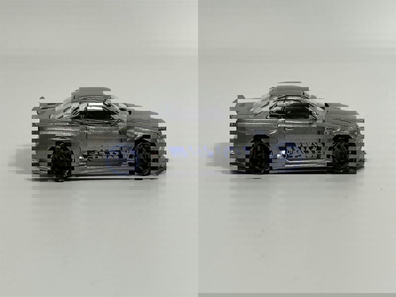 Mini GT Nissan Skyline GT R R34 Kaido Works Shinjuku V1 1:64 Mini GT KHMG143