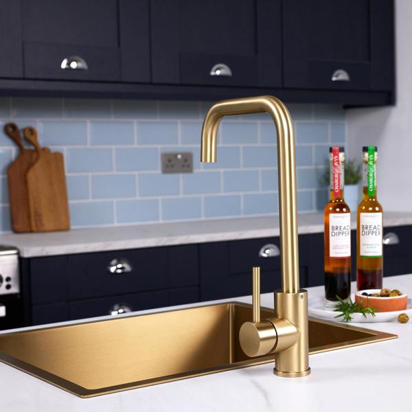 Flode Arendal | Single Lever Kitchen Sink Mixer Tap with Swivel Spout | Brushed Brass Finish