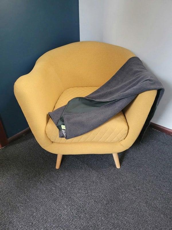 Made in the Mill Water Resistant Cosy Fleece Blanket – Charcoal Fleece