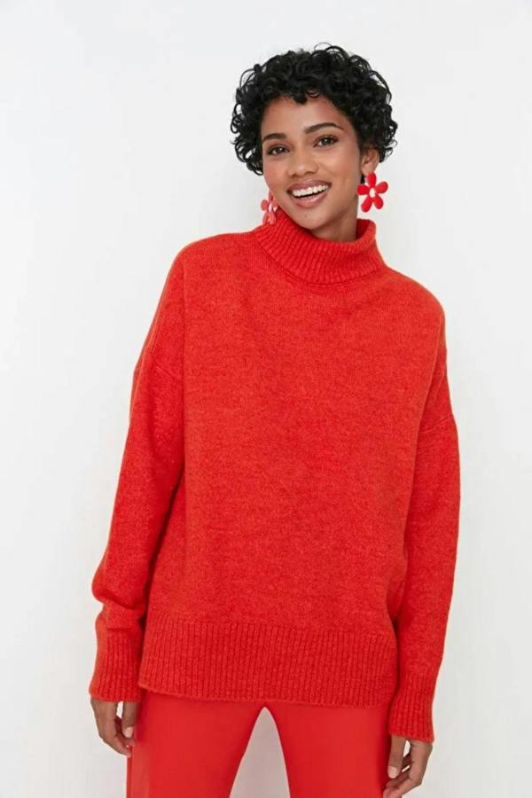 Hoxton Gal Relaxed Fit Soft-Texture Knit Sweater