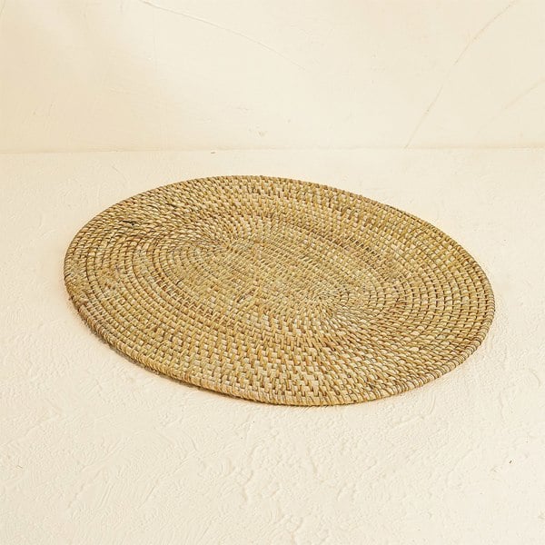  cream placemats
