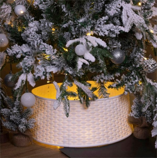 St Helens Christmas Treet Skirt Rattan Style, White