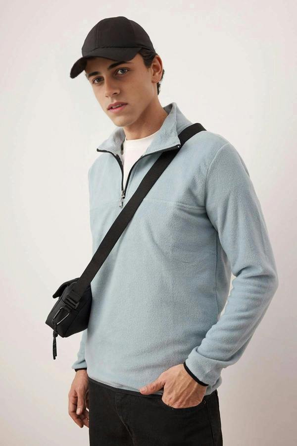 WOVCOR Regular Stand Collar Zippered Polar Fleece Men's Sweatshirt with Stitching Details
