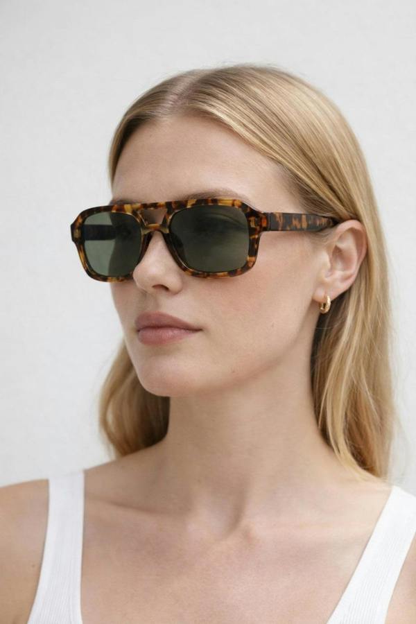 70's Navigator Sunglasses In Tortoiseshell - svnx