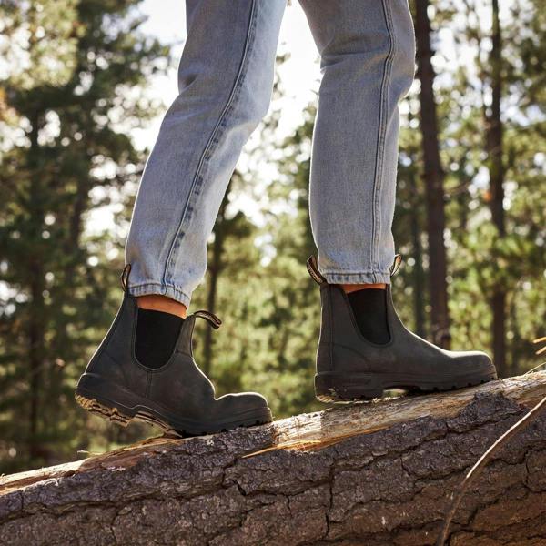 Blundstone #587 Rustic Black Chelsea Boot