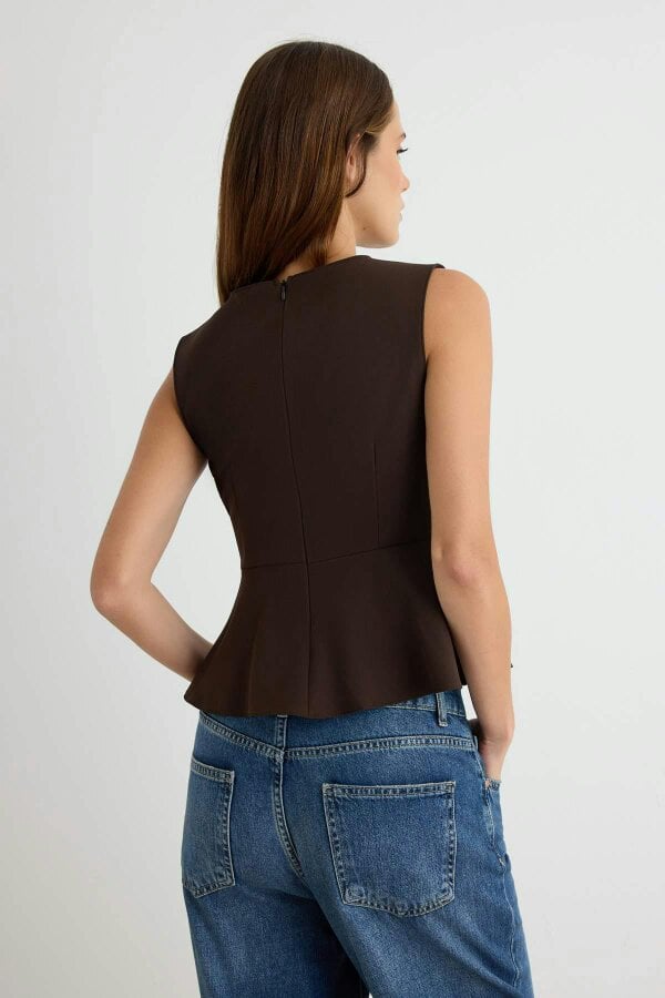 WOVCOR Belt Detail Sleeveless Round Neck Regular Fit Blouse