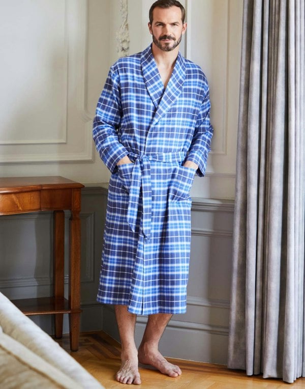 M_Dressing_Gown_Celt_Navy_Tartan_1_1.mp4