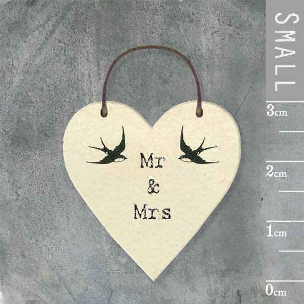 Mr & Mrs Hanging Heart – Rustic Wedding Gift