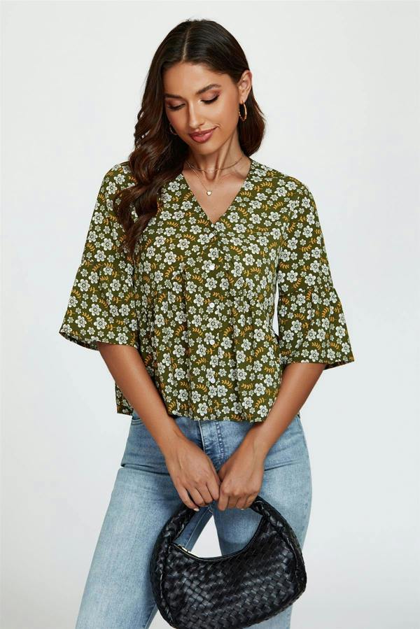 FS Collection Floral Print Short Sleeves Crop Top In Olive