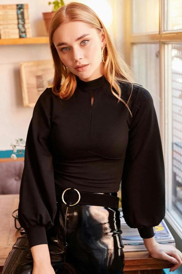 Hoxton Gal Front-Drop Balloon Sleeve Crepe Top
