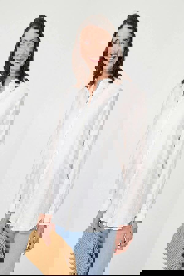 White | Button-Up Curve Hem Relaxed Shirt : Model is 5'8"/172 cm and wears UK10/EU38/US6/AUS10