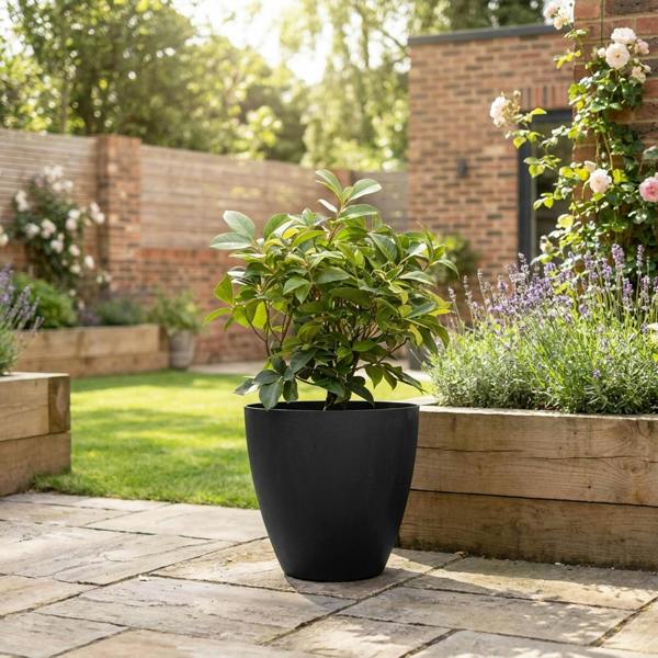 Nicoman Madison Black Smooth Recycled Rubber Plant Pot