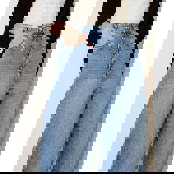 Blue Vanilla Barrel Leg Stretch Jeans