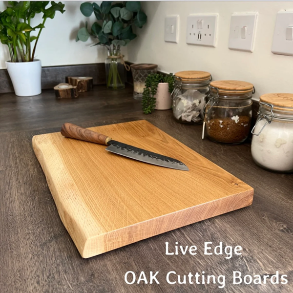 Giraffes & Craftz Live Edge Oak Chopping Board
