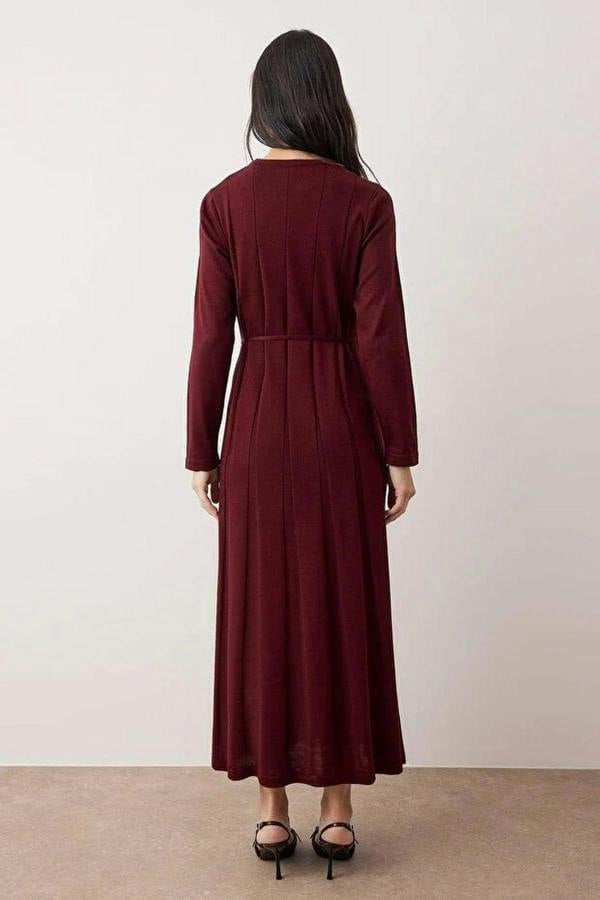 WOVCOR Belted Pleated Knit Dress