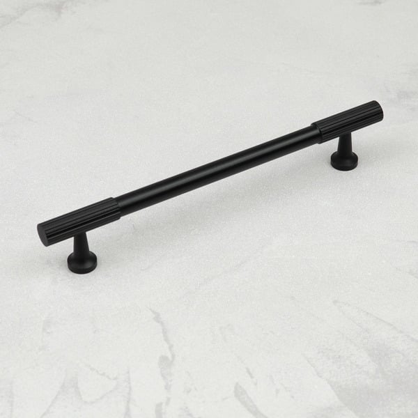 Handle & Home Matt Black Reeded Knob/Handles