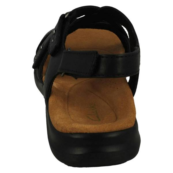Clarks Ladies Clarks Strappy Cross Detailed Sandals Kitly Go