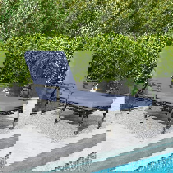 Rattan Single Lounge